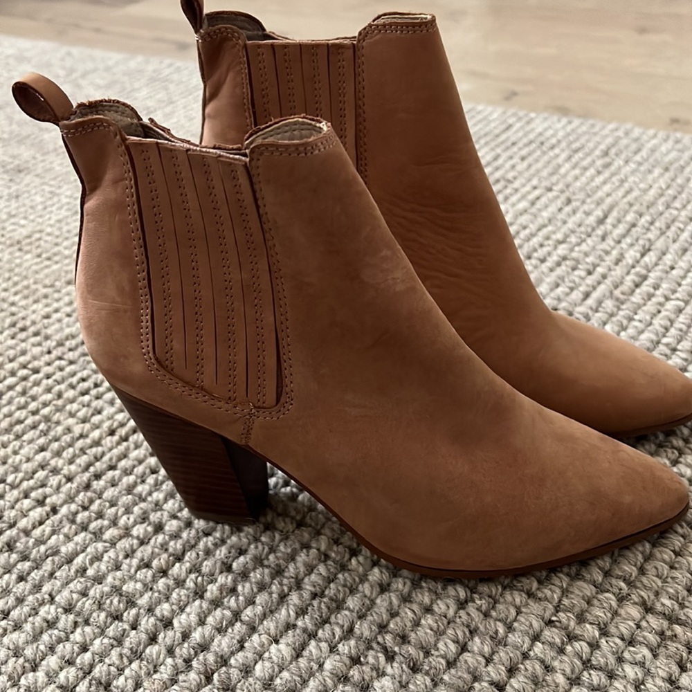 Aldo tan ankle boot